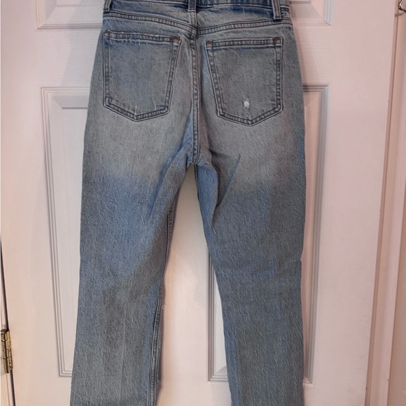 Abercrombie & Fitch The Mom High Rise Distressed Cropped Women's Jeans - Picture 6 of 7